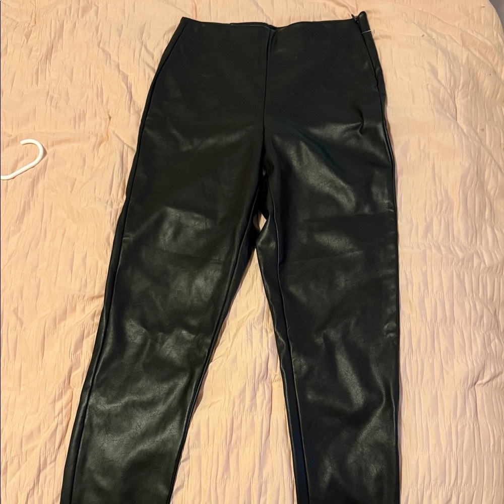 Old Navy Black Faux Leather Skinny Pants